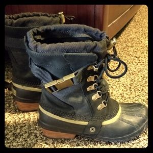 Sorel Conquest Carly short boots